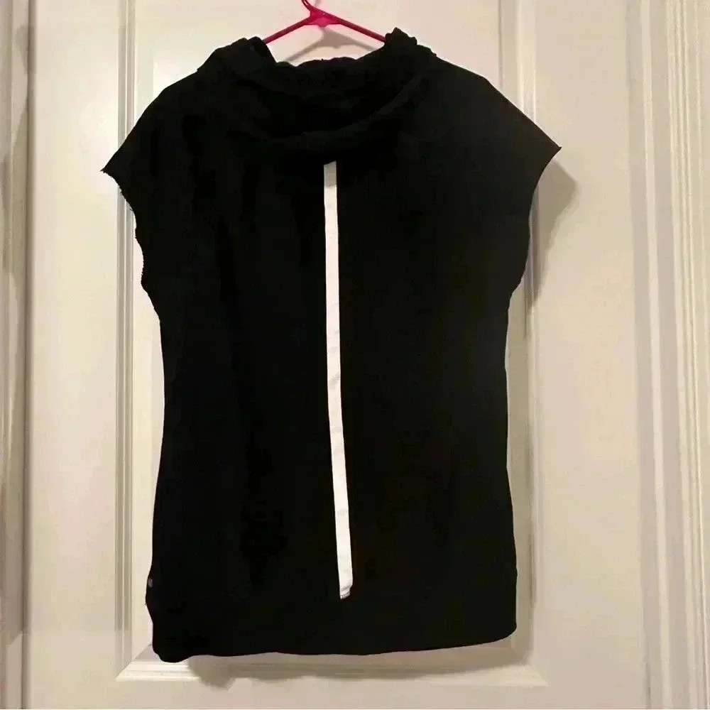 Z by Zella Sleeveless Hoodie White Stripe Horizontal on the Back of Medium Top - Picture 7 of 7